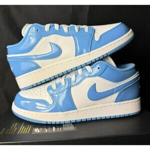 H34- SIZE 6.5Y / 8 WOMEN'S NIKE JORDAN 1 LOW SE WHITE/ LEGEND BLUE FZ3929-114